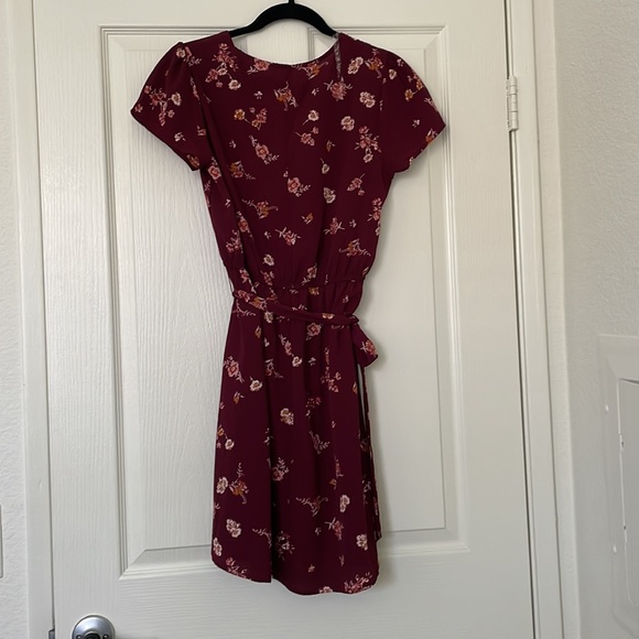 Xhilaration women’s dress - Picture 2 of 2